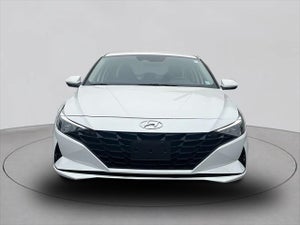 2022 Hyundai ELANTRA SE